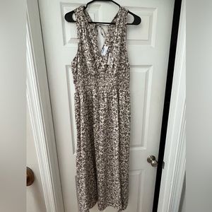 NWT Old Navy Floral Ruched Waist Maxi - size Large